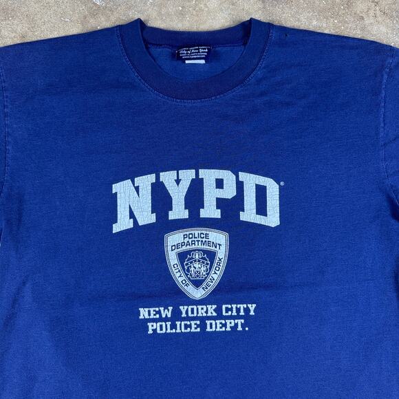 NYPD T-Shirt Y2K Men’s Large Navy Blue Cracked Print Police Dept Tee - Picture 2 of 11